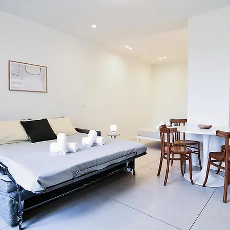 Astra 1 - Rifugio Moderno Dal Gusto Elegante *