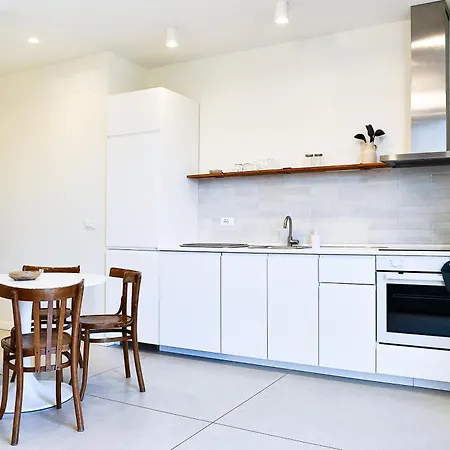 Astra 1 - Rifugio Moderno Dal Gusto Elegante Bologna