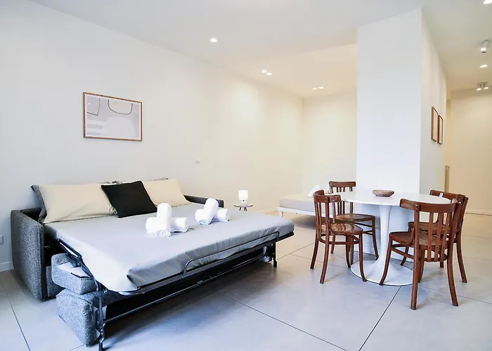 Astra 1 - Rifugio Moderno Dal Gusto Elegante *